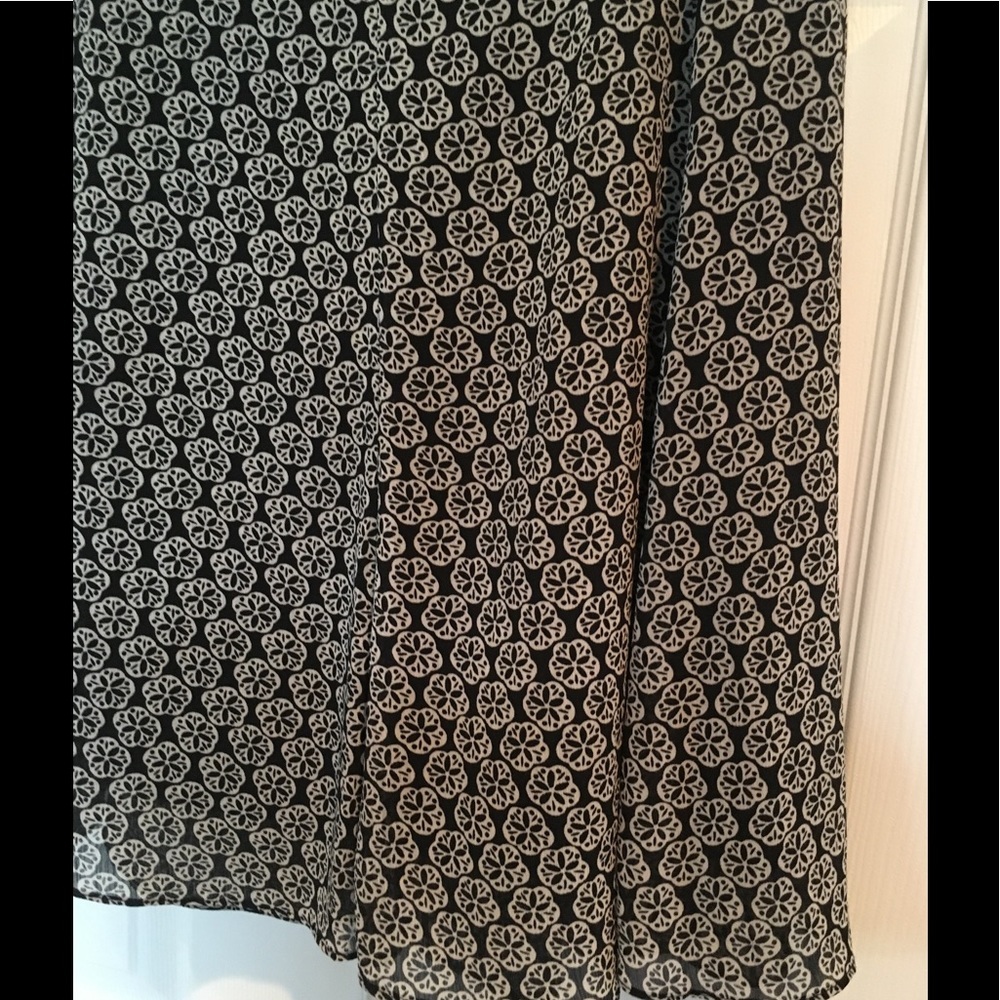 Flirty Skirt White on Black